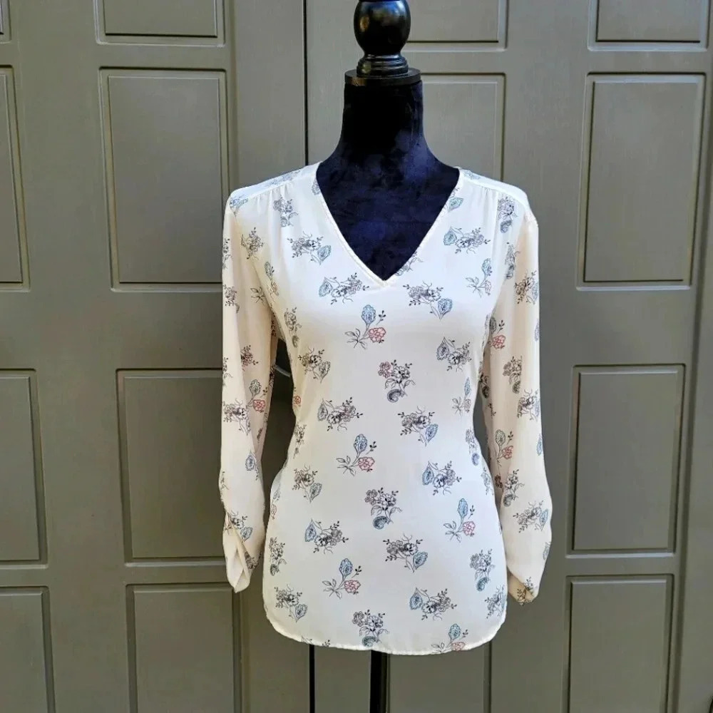 LOFT Outlet Womens M Beige Ivory Floral Rutched Sleeve Blouse Career V-Neck